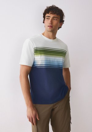 Next, REGULAR FIT - OMBRE BLOCK T-SHIRT . - T-shirts print - blue