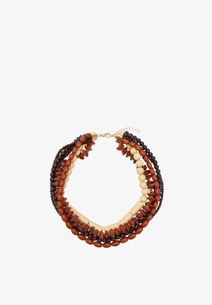 Naszyjnik z wieloma rzędami, z brązowymi, beżowymi i czerwonawymi koralikami o różnych kształtach, z złotym zapięciem i przedłużką.