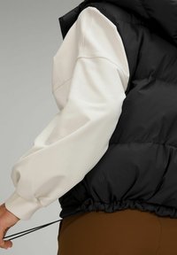 lululemon WUNDER PUFF CROPPED - Väst - black