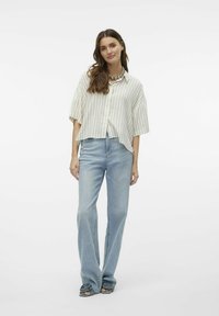 Vero Moda VMLINN - Blus - snow white