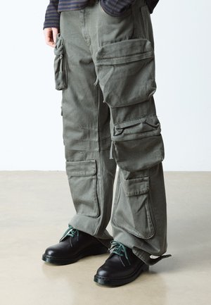 Dr. Martens, UNISEX - Παπούτσια με κορδόνια - black