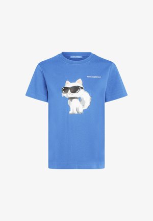 Sinine lühikese varrukaga T-särk puuvillast, mille esiosas on kassigraafika prillidega. Omab ümarat kaelust ja standardset lõiget.