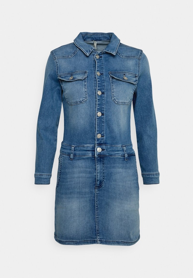 Robe en denim à manches longues, col et fermeture à boutons sur le devant. Elle dispose de deux poches poitrine et d'une taille cintrée, dans un délavage bleu moyen.