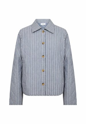 Blau-weiße, vertikal gestreifte gesteppte Jacke mit langen Ärmeln, Kragen und fünf Holzknöpfen vorne.