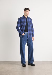 BOSS RICKERT - Srajca - open blue