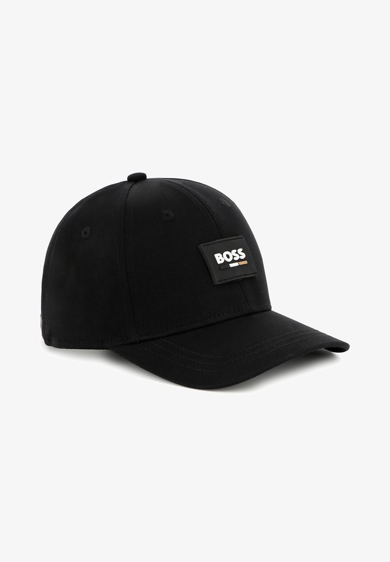 Zwarte baseballpet van katoen met een gestructureerde vorm, voorzien van een ronde kroon, gebogen rand en een rechthoekige logopatch.