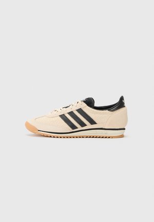adidas Originals, Baskets basses - off-white
