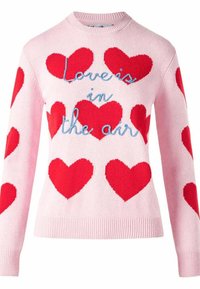 Maglione rosa con grandi cuori rossi e la scritta "L'amore è nell'aria" in blu, texture a maglia, collo rotondo, con polsini e orlo a coste.
