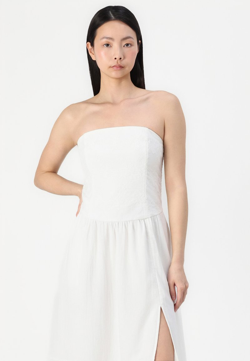 sachin and babi light blue dress Mary Strapless Drop Waist Maxi Dress - White main image 0
