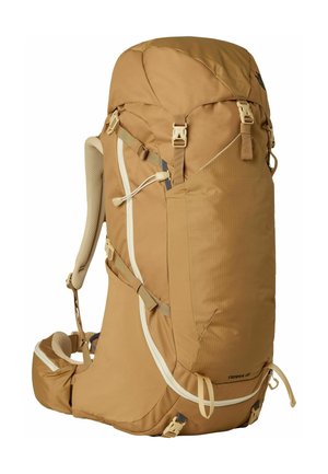 Grote beige wandelrugzak met gewatteerde schouderbanden, meerdere verstelbare gespen, voorvak met rits en gewatteerde heupband met zakken.