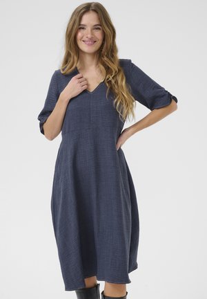 CUUNIQUE - Freizeitkleid - medium blue wash