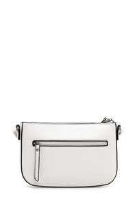 Hvid læder crossbody taske med en struktureret overflade, fremhævet af sort trim. Foran lynlås-lomme med sølv lynlåstræk. Flad, rektangulær form.