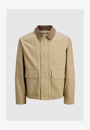 Beige buitenjack van katoen met een corduroy kraag, voorzien van twee voorzakken en een drukknoopsluiting.