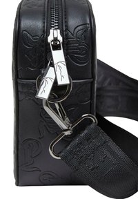 Karl Kani SIGNATURE MESSENGER - Torba preko tijela - black