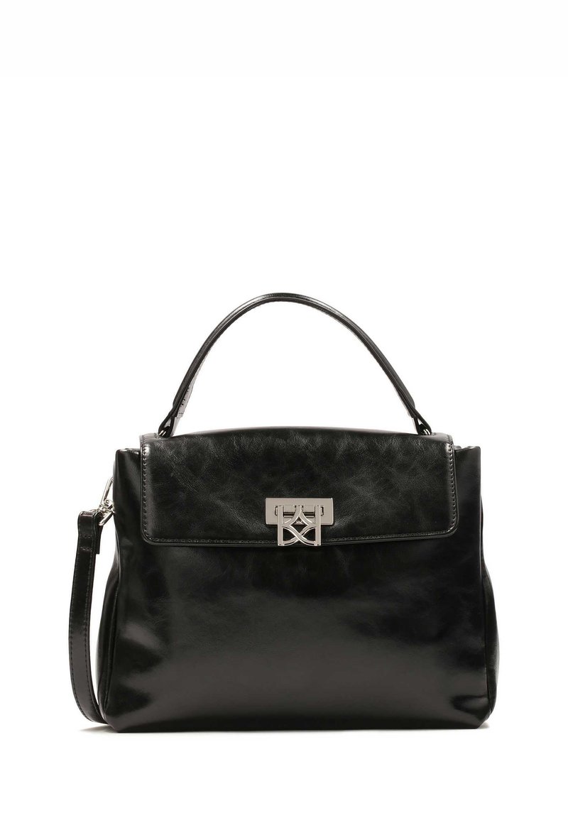 Čierna kožená kabelka s pevnou štruktúrou, horným úchytom, odnímateľným ramenným popruhom a strieborným uzáverom.