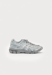 ASICS SportStyle GEL CUMULUS 16 SSCB SIGNATURE SERIES CECILIE BAHNSEN UNISEX - Sporta apavi - glacier grey/steeple grey