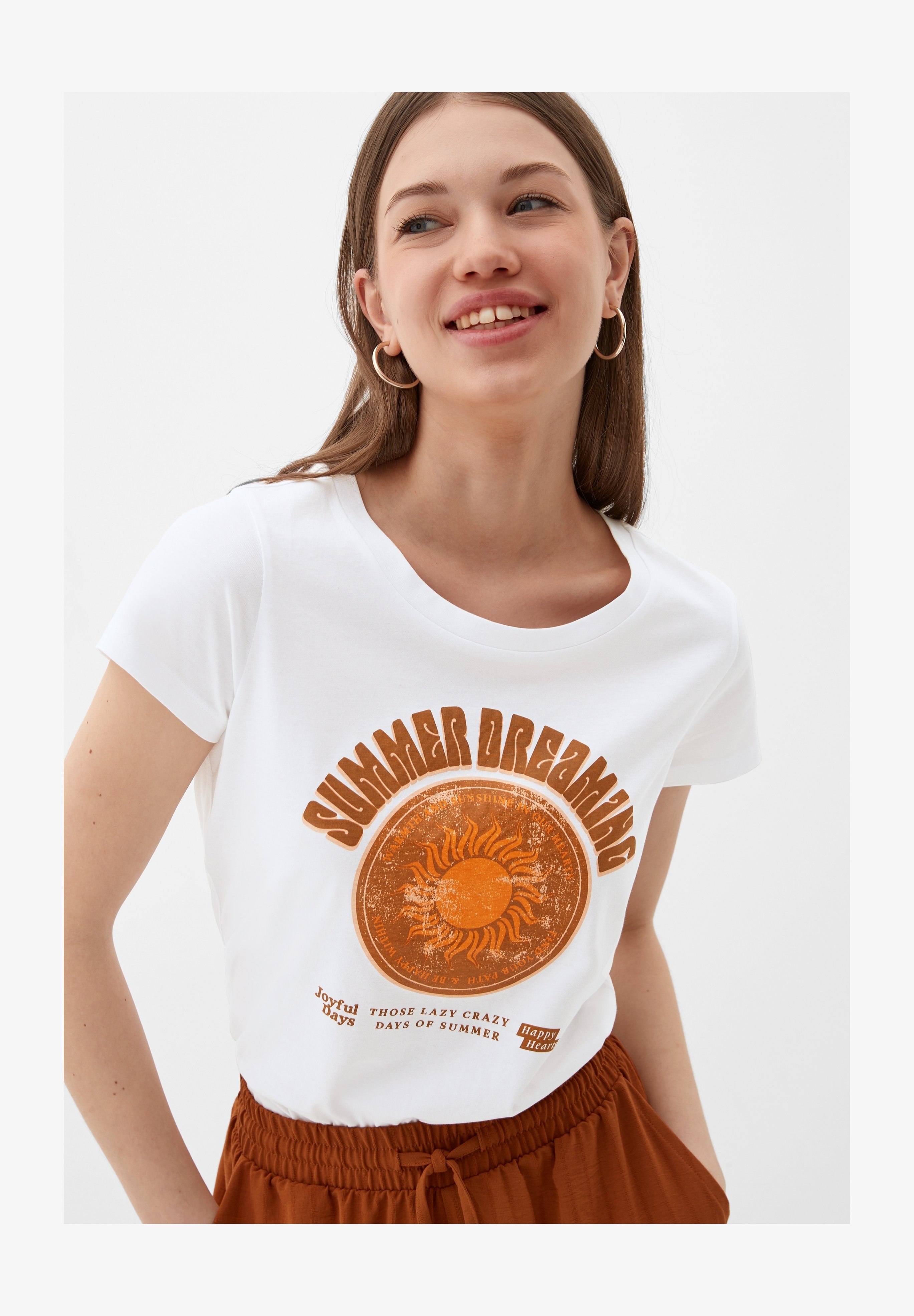 QS T-Shirt Donna A Maniche Lunghe: Maglia Basic In Jersey Leggero Con Scollo A Tunica E Orlo Arrotondato. Il Must-have Per Il Tuo Guardaroba!