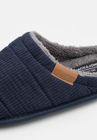 Jack & Jones JFWCORDIE MULE  - Pantuflas - navy blazer
