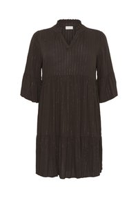 Rochie neagră cu un design cu volane, având un guler și mâneci cu volane, confecționată dintr-un material ușor, cu dungi verticale subtile.