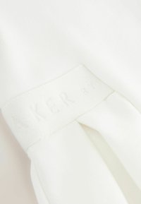 Baker by Ted Baker REGULAR FIT - COLLARED PONTE - Freizeitkleid - white