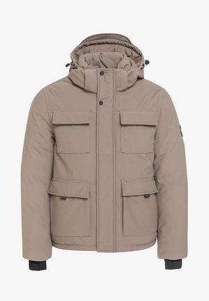 Veste d'hiver matelassée beige avec capuche, quatre poches à rabat à l'avant, boutons-pression et poignets ajustables.
