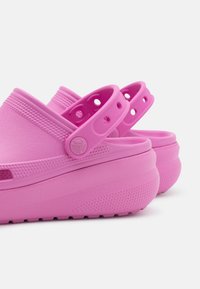 Crocs CLASSIC CUTIE - Pantofole - taffy pink