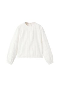 Bílá halenka s dlouhým rukávem a kulatým výstřihem, zdobená svislými sklady a texturovanými prvky na rukávech a předním dílu. Lehká látka.