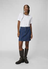 Object OBJANNIE NOOS - T-shirt basique - white