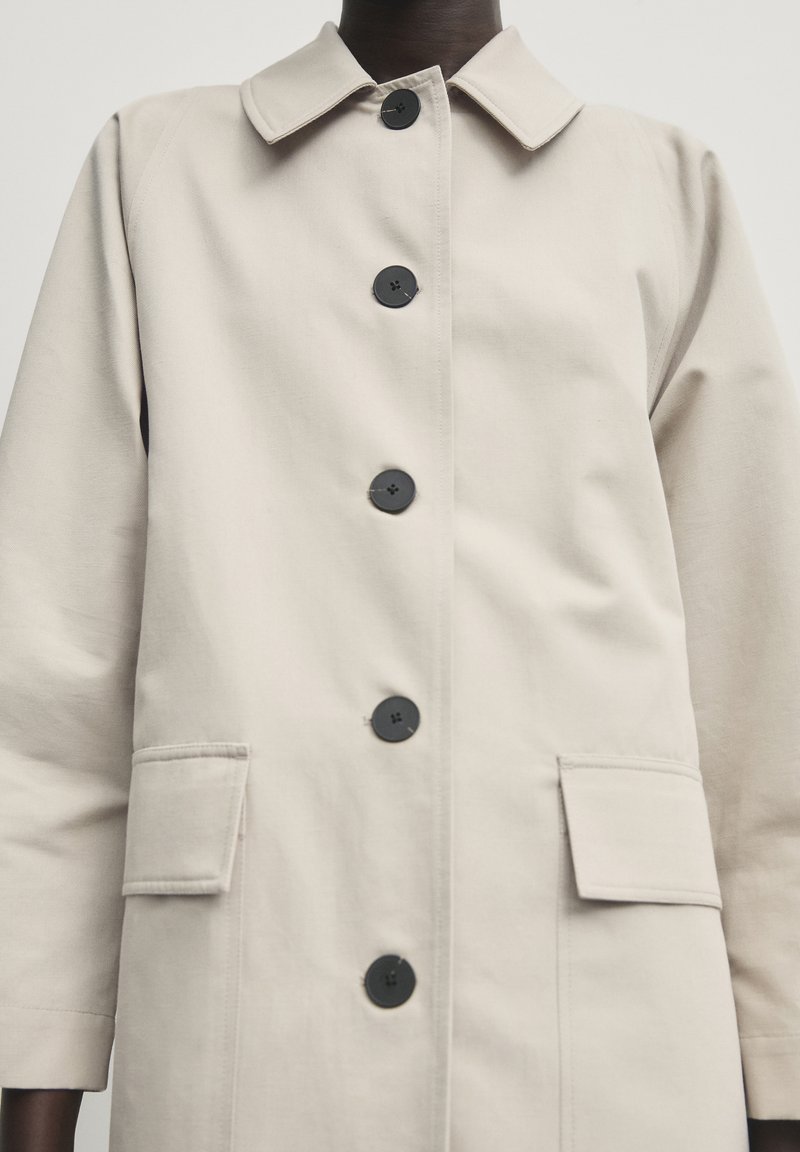 Massimo Dutti WITH BUTTONS - Klassischer Mantel - beige - Zalando.de