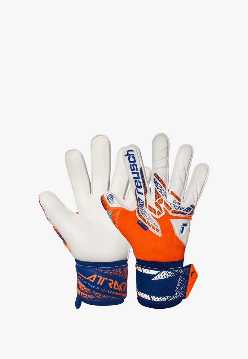 Guanti da portiere con dita in lattice bianco, corpo lavorato a maglia arancione e blu, presa testurizzata, cinturino da polso regolabile e cuciture rinforzate.