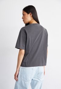 Carhartt WIP NELSON - T-shirts basic - charcoal