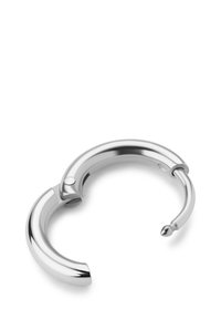 Sølv metall karabinkrok med et elegant, avrundet design. Har en funksjonell lås og en glatt, polert overflate.