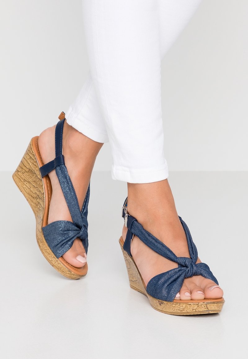 Wallis Sandály na platformě - dark blue