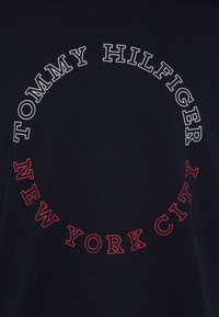 Tommy Hilfiger SLIM FIT - T-shirts print - desert sky