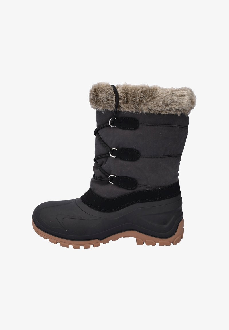 Bota de invierno negra con suela de goma color caramelo, puño de piel y cordones en la parte delantera sobre fondo blanco.