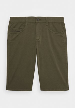 Olivgrüne Shorts aus einem Baumwollgemisch, mit einem Knopfverschluss, Gürtelschlaufen und Seitentaschen. Sanfte Textur, knielanges Design.