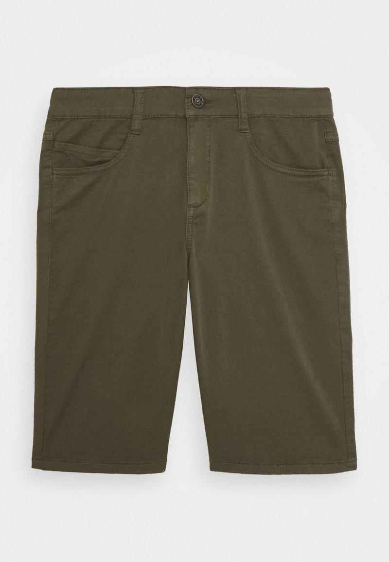 Shorts vert olive en tissu mélangé coton, avec fermeture à bouton, passants de ceinture et poches latérales. Texture lisse, design jusqu'aux genoux.