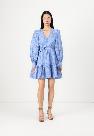 Selected Femme SLFCALLI SADIE SHORT V NECK DRESS  - Juhlamekko - vista blue