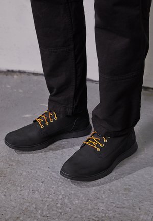KILLINGTON - Botines con cordones - black