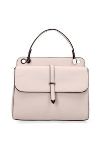 Sac à main en cuir rose clair au design structuré, doté d'une fermeture à rabat, d'une sangle décorative et d'accents noirs contrastants.