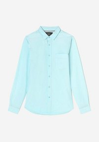 Chemise à manches longues bleu clair avec un col classique, poche poitrine unique et texture à rayures verticales. Tissu doux avec une coupe décontractée.