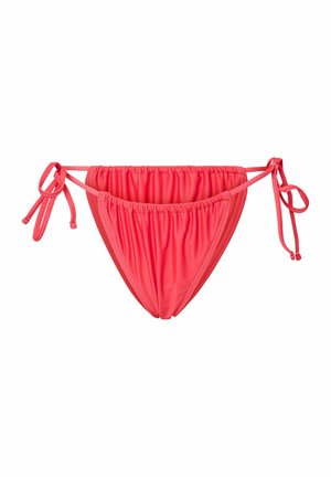 Punased kogutud bikiinialused reguleeritavate küljevöödega, mis on mõeldud ujumisriietuseks.