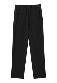 Pantalons noirs avec une large taille élastique, deux poches arrière et une coupe droite. Le tissu semble lisse et léger, sans motifs visibles.