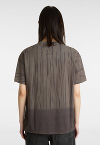 Vans HEADLINER  - Triko s potiskem - black