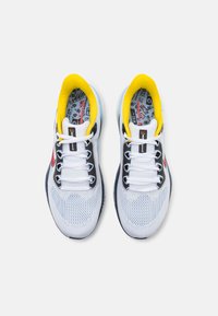 Nike Performance AIR ZOOM PEGASUS 41 - Tekaški copati za cesto - white/speed red/psychic blue/speed yellow/midnight navy/pure platinum