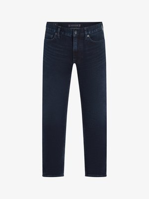 Jean en denim bleu foncé à coupe droite, avec un design classique à cinq poches, fermeture à bouton et un léger délavage sur les jambes.