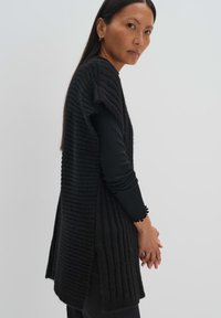 someday. BELONY - Poncho - black