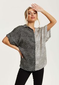 Liquorish MONOCHROME POLKA DOT PRINT  - Button-down blouse - black off-white