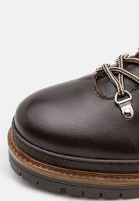 Zign LEATHER - Botines con cordones - brown