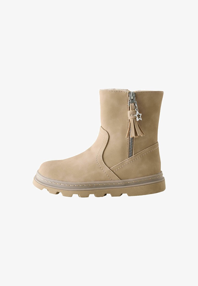 Beige mockasonsstövlar med sidodragkedja, stjärnformad dragkedjeöppnare, sömnadsdetaljer och tjock sula med kanter.